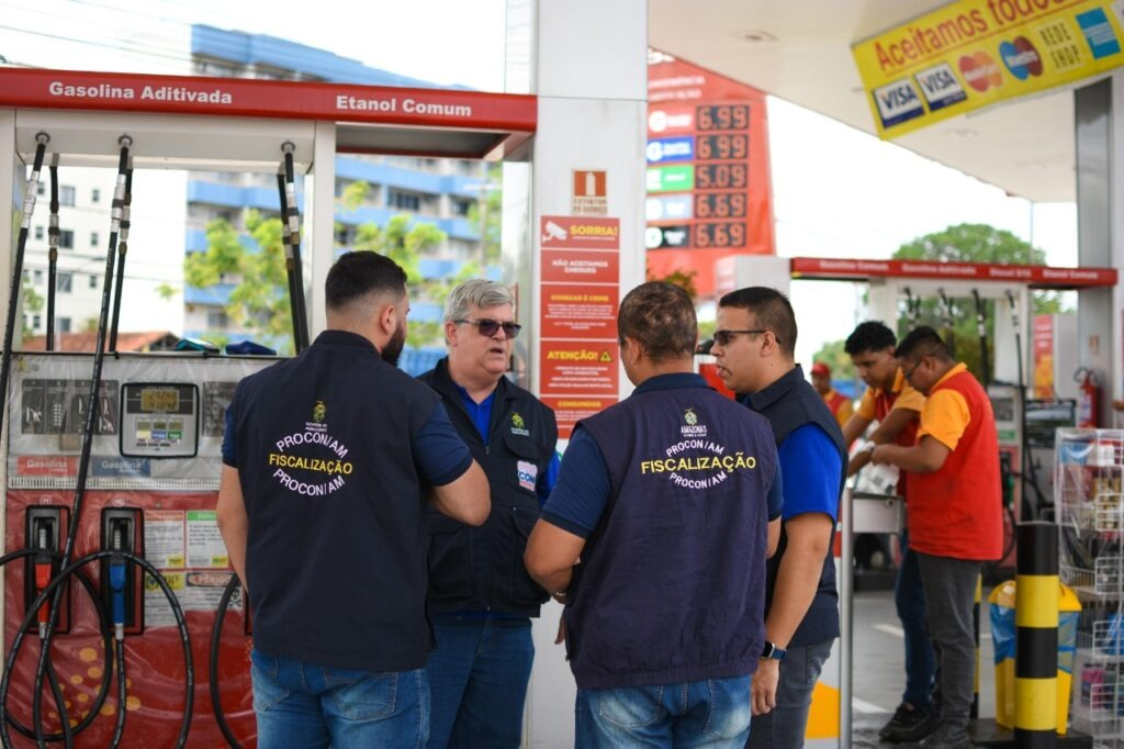 Procon-AM faz fiscalização em postos de combustíveis após aumento repentino no preço - Espia Essa