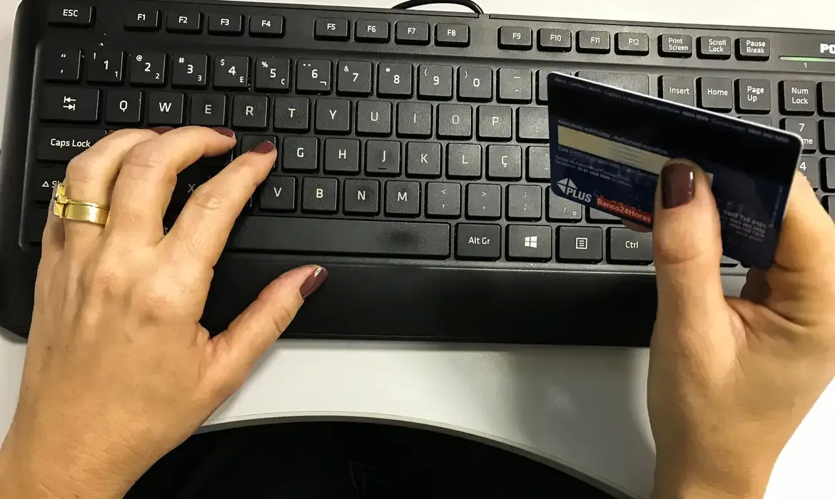 Governo lança edital para apoiar e-comércio em três regiões - Deixa eu te falar
