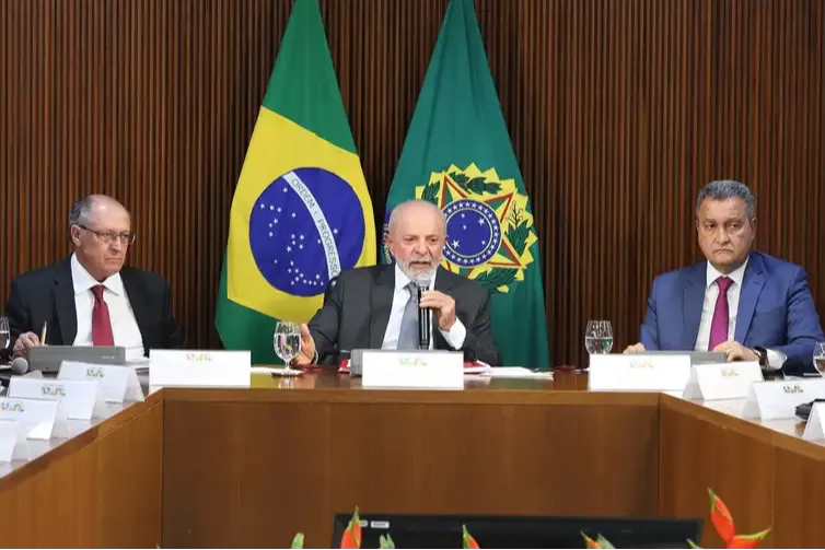 Governo federal apresenta PEC da Segurança Pública aos estados - Espia Essa